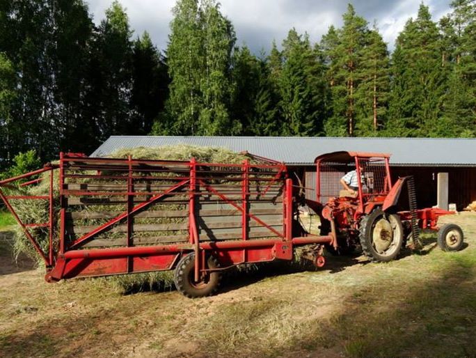 traktor-karilatsi